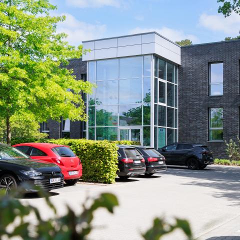 20250506 JE 498A4365